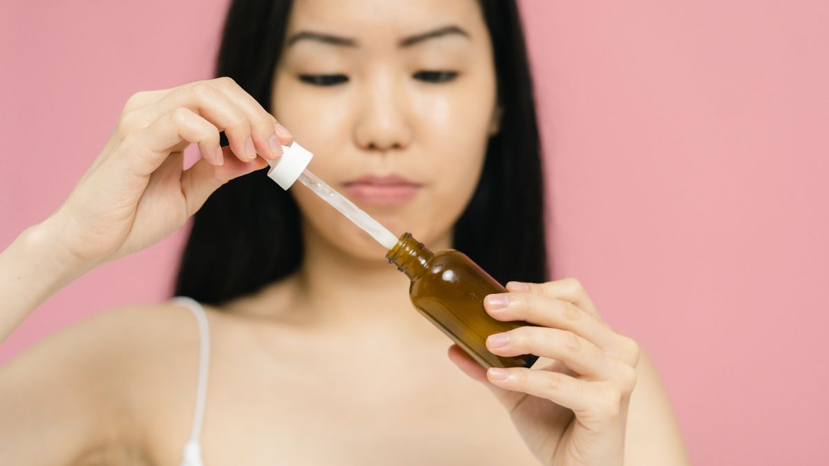 Dans quel ordre appliquer ses soins visage ? Sérum, huile, crème : la routine expliquée